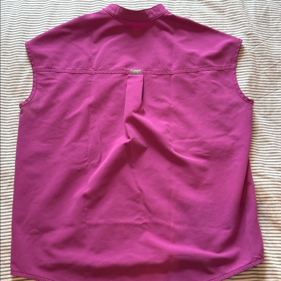 FIGS Bright Fuchsia Scrub Set - Picture 4 of 6